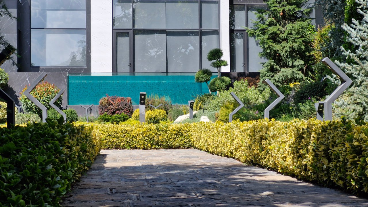 تأثیر آببندی بر طول عمر استخر شیشهای