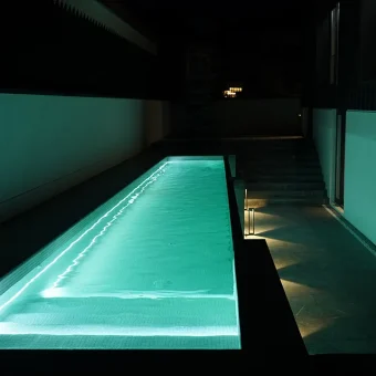Choosing the type of glass pool